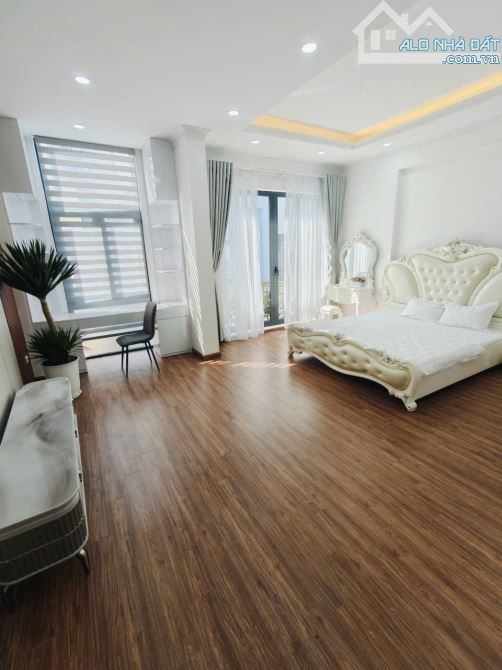 6 tầng thang máy ngõ thông oto gần Chùa Bộc, full nội thất 58m2 x mtiền 5m. Giá 18.8 tỷ