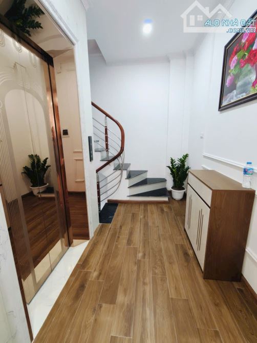 6 tầng thang máy ngõ thông oto gần Chùa Bộc, full nội thất 58m2 x mtiền 5m. Giá 18.8 tỷ