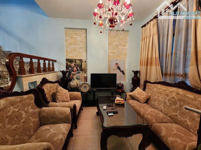 Lương Khánh Thiện ,diện tích 45/58mT1. 5tầng . MT 4.8m. 13 tỷ Hoàng Mai