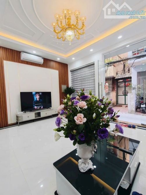 6 tầng thang máy ngõ thông oto gần Chùa Bộc, full nội thất 58m2 x mtiền 5m. Giá 18.8 tỷ