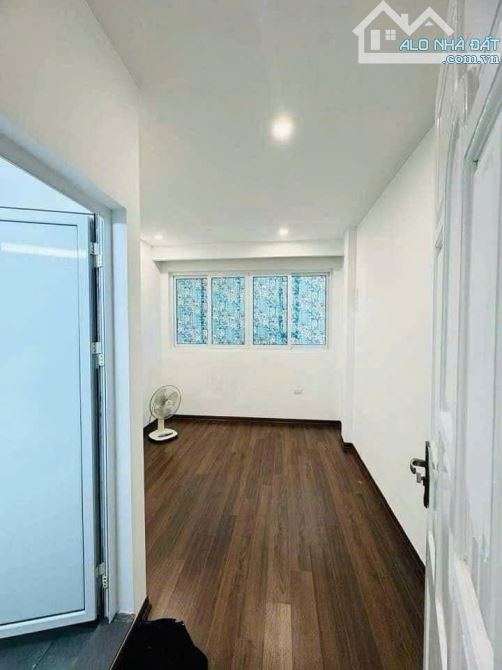 26.9m² – Nhà 5 tầng Bạch Mai chỉ 6.34 tỷ – Ngõ nông, ba gác tránh, gần Bách–Kinh–Xây