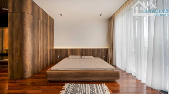 BÁN NHÀ PHỐ VỆ HỒ THIẾT KẾ ĐỘC ĐÁO, NHIỀU ÁNH SÁNG, GẦN HỒ TÂY, Ô TÔ, 14,9 TỶ