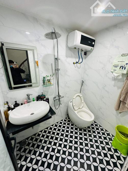 Bán nhà phố Nguyễn Cao trung tâm Thành Phố Hà Nội ô tô của 6 phòng ngủ