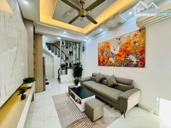 Bán nhà Tam Trinh, Hoàng Mai, 35m2 x 5 tầng, Giá 7.35 tỷ( ctl).