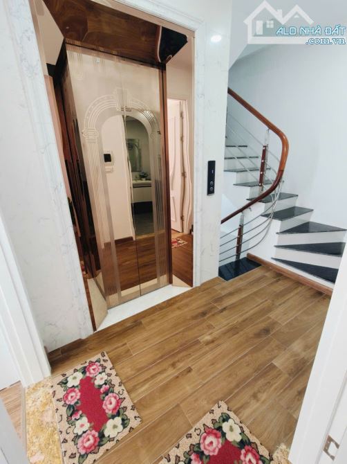 6 tầng thang máy ngõ thông oto gần Chùa Bộc, full nội thất 58m2 x mtiền 5m. Giá 18.8 tỷ