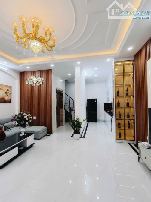 6 tầng thang máy ngõ thông oto gần Chùa Bộc, full nội thất 58m2 x mtiền 5m. Giá 18.8 tỷ