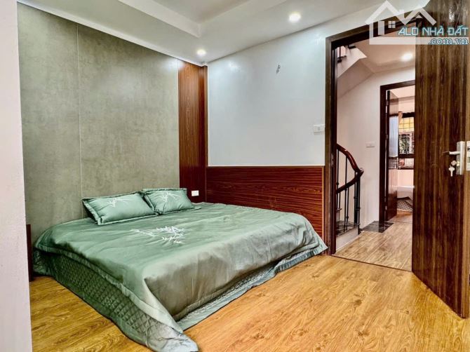 Nhà đẹp xây mới ngõ thông oto kdoanh cách 30m Lê Thanh Nghị sổ 42m2 x 6 tầng. Giá 13.2 tỷ