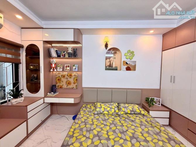 Bán nhà đẹp gần ô tô – Ngõ Gốc Đề, Minh Khai, Hai Bà Trưng – 30m², 5 tầng, giá 7.95 tỷ