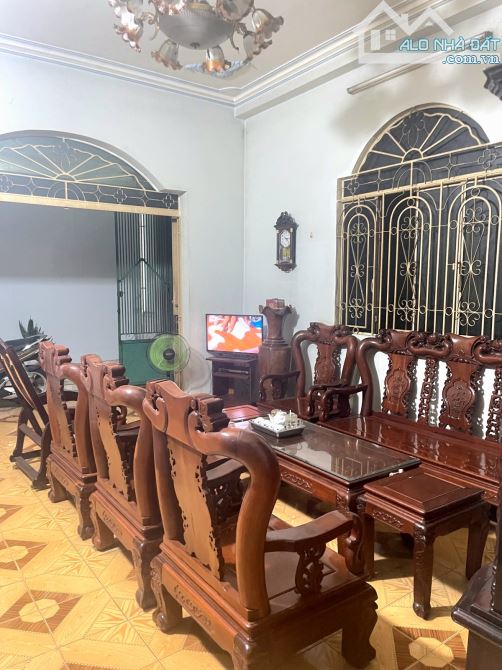 BÁN NHÀ MẶT TIỀN CHỢ TRỤC LÝ THƯỜNG KIỆT DĨ - 283M² (5*56) TRUNG TÂM DĨ AN - CHÀO 11 T - 1