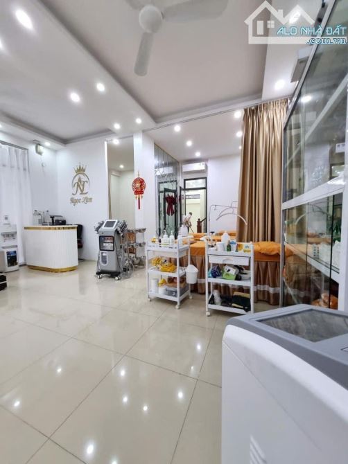 ‼Ô tô tránh Khâm Thiên, 1 nhà ra phố, MT8m, kinh doanh đỉnh, nở hậu vượng, DT 50tr