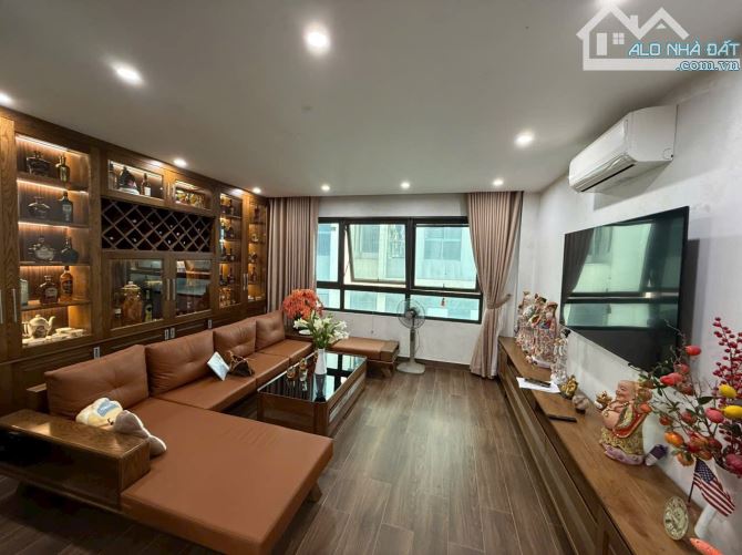 Bán nhà tuyệt đẹp phố Hàng Bông, Hoàn Kiếm DT 45m2, MT đẹp, KD tốt