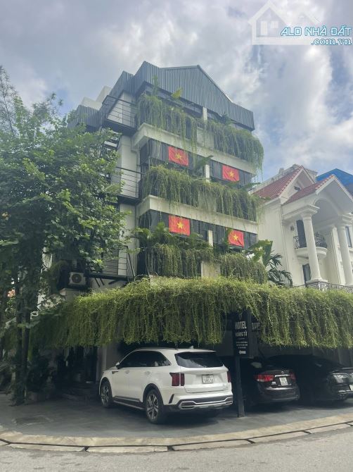 Mặt Phố Nhật Chiêu Mặt Tiền 6M 4 Tầng 109 Tỷ View Hồ rất đẹp