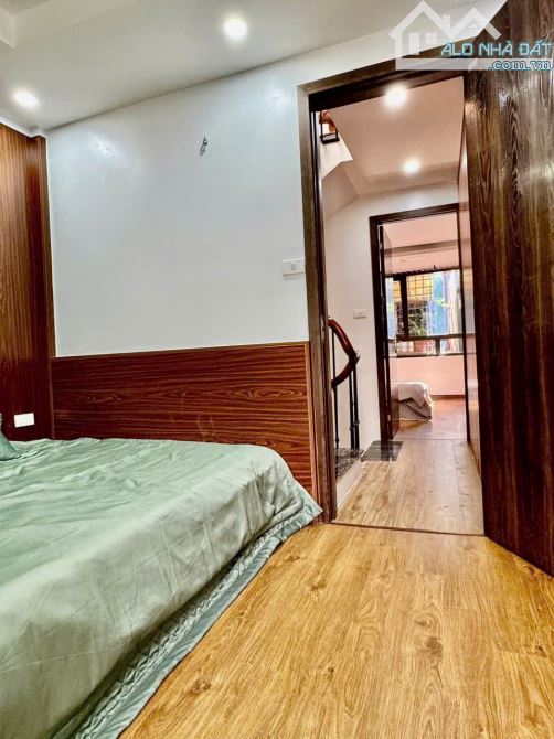 Nhà đẹp xây mới ngõ thông oto kdoanh cách 30m Lê Thanh Nghị sổ 42m2 x 6 tầng. Giá 13.2 tỷ