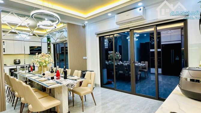 Sang trọng đẳng cấp 7 tầng thang máy Nguyễn An Ninh oto đỗ 30m, 45m2 sổ. Giá 15.8 tỷ