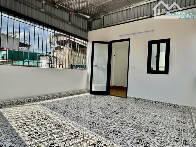 Nhà đẹp xây mới ngõ thông oto kdoanh cách 30m Lê Thanh Nghị sổ 42m2 x 6 tầng. Giá 13.2 tỷ