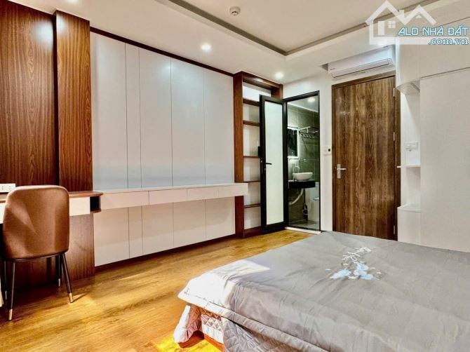 Nhà đẹp xây mới ngõ thông oto kdoanh cách 30m Lê Thanh Nghị sổ 42m2 x 6 tầng. Giá 13.2 tỷ