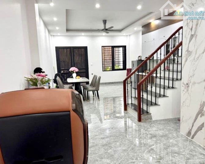 An Dương F361 khu dân trí cao không gian sống thoáng đãng văn minh, giao thông thuận lợi.