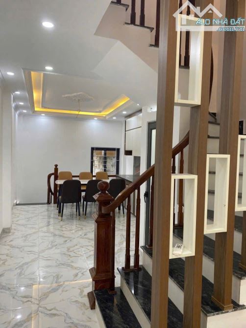 Ngọc Hồi , Qlo 1A nhà đẹp 5 tầng, Thang máy_ Kinh doanh đắc địa. Chỉ hơn 9 tỷ