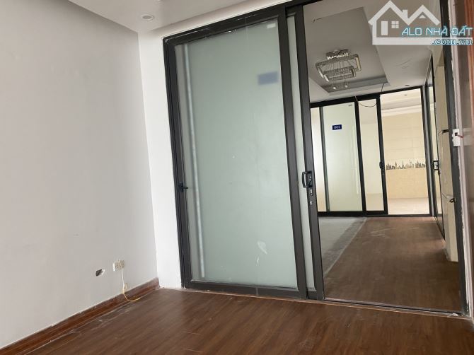 Bán tòa nhà mặt phố Hồ Đền Lừ Hoàng Mai 95m2 10T MT 6m Hơn 57 tỷ Lô Góc văn phòng View Hồ