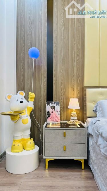 Sang trọng đẳng cấp 7 tầng thang máy Nguyễn An Ninh oto đỗ 30m, 45m2 sổ. Giá 15.8 tỷ