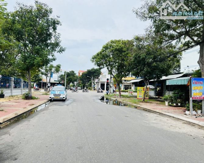 Bán đất mặt tiền đường Võ Chí Công, Xuân An, Phan Thiết DT 100m2 Hướng Đông Nam giá 3,8 tỷ - 3