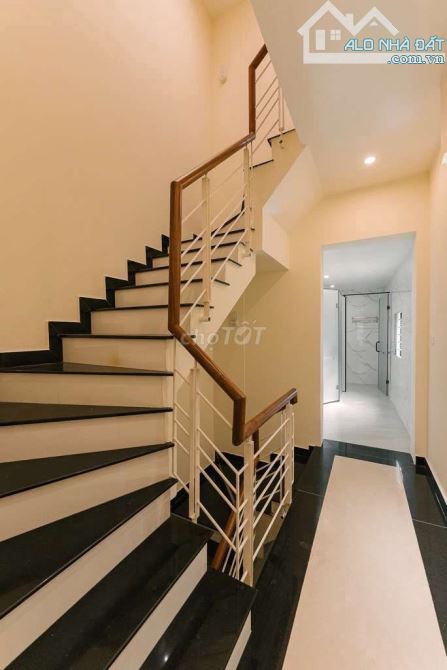 Bán tòa 9 tầng- CHDV- gần Mặt phố Võ Chí Công- Xuân La- 76 căn hộ- 185m2- 79 tỷ- ngõ ô tô