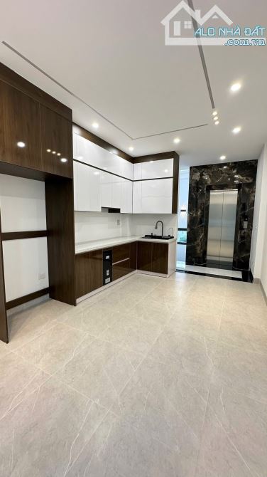 Bán Nhà Phố Nguyễn Văn Huyên - Trung Tâm Cầu Giấy