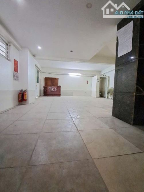 Bán tòa nhà mặt phố Hồ Đền Lừ Hoàng Mai 95m2 10T MT 6m Hơn 57 tỷ Lô Góc văn phòng View Hồ