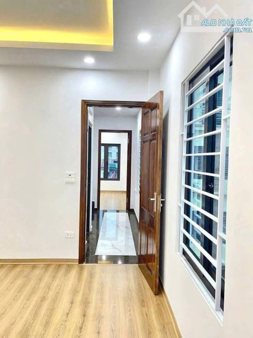 Ngọc Hồi , Qlo 1A nhà đẹp 5 tầng, Thang máy_ Kinh doanh đắc địa. Chỉ hơn 9 tỷ