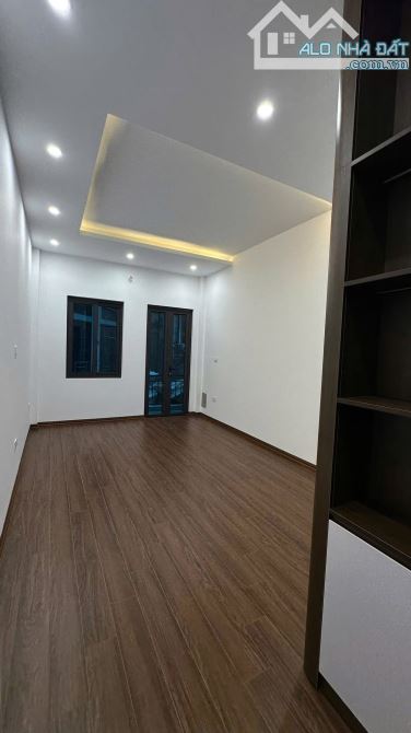 Bán Nhà Phố Nguyễn Văn Huyên - Trung Tâm Cầu Giấy