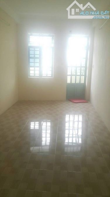 Nhà đẹp Phan Văn Trị, 1 trệt 1 lầu, 3PN, giá rẻ chỉ 10tr 	4.	Nhà hẻm an ninh - 4