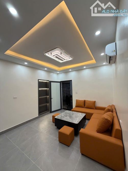 BÁN TẬP THỂ CỰC SỊN TẦNG 2 – 55 NGUYỄN CÔNG CHỨ, HAI BÀ TRƯNG. 80M2 – 3PN. 4,49 TỶ