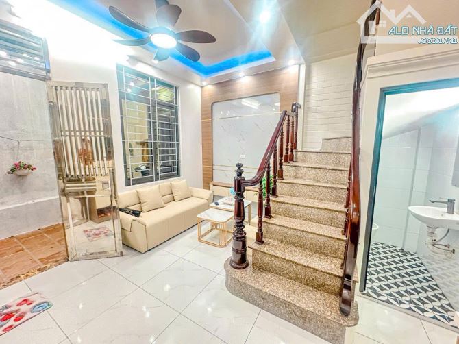 Bán nhà Ngõ Gốc Đề, Minh Khai, Hai Bà Trưng – gần ô tô – 30m² x 5 tầng – giá 6.95 tỷ