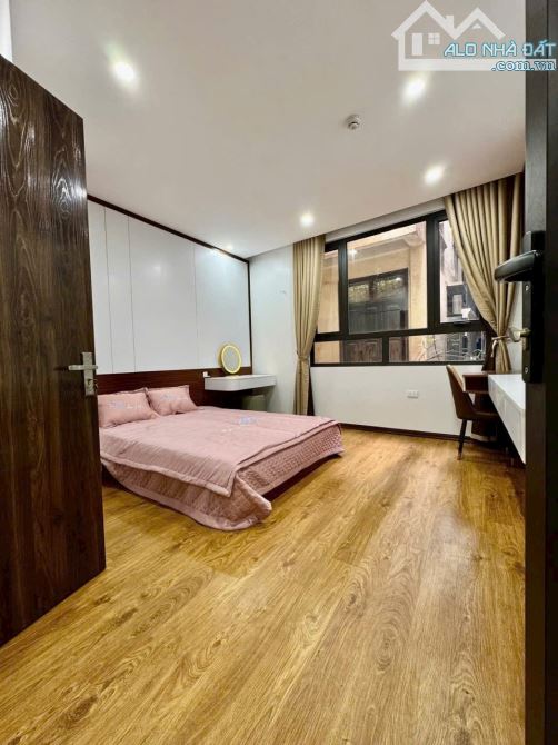 Nhà đẹp xây mới ngõ thông oto kdoanh cách 30m Lê Thanh Nghị sổ 42m2 x 6 tầng. Giá 13.2 tỷ