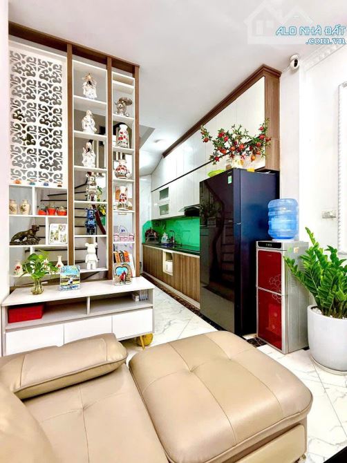 Bán nhà đẹp gần ô tô – Ngõ Gốc Đề, Minh Khai, Hai Bà Trưng – 30m², 5 tầng, giá 7.95 tỷ