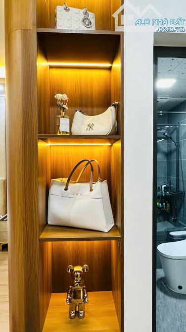 Sang trọng đẳng cấp 7 tầng thang máy Nguyễn An Ninh oto đỗ 30m, 45m2 sổ. Giá 15.8 tỷ