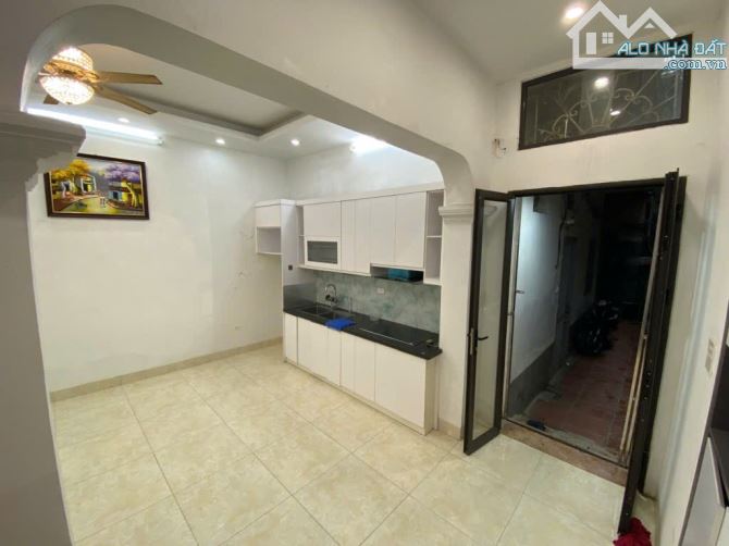 TRẦN KHÁT CHÂN 33m2 x4tầng, 10M RA PHỐ, NHỈNH 6TỶ XÍU