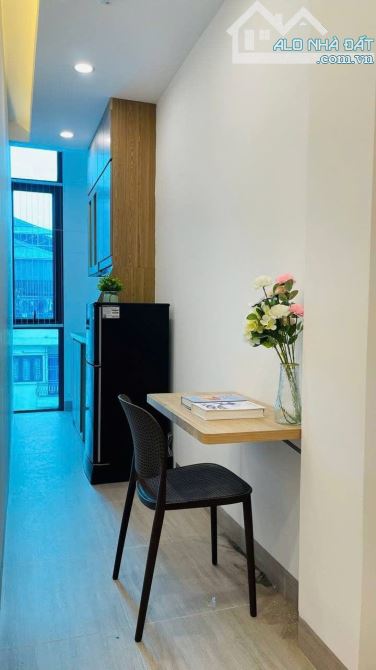 Bán tòa nhà căn hộ dịch vụ cao cấp Đống Đa - 7 tầng thang máy, 22 phòng, dòng tiền 90 tr