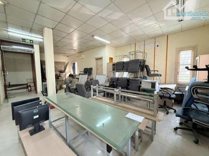 Bán nhà mặt phố Phan Kế Bính, Ba Đình: Lô góc 2 mặt phố, vị trí vàng, phong thủy tụ tài