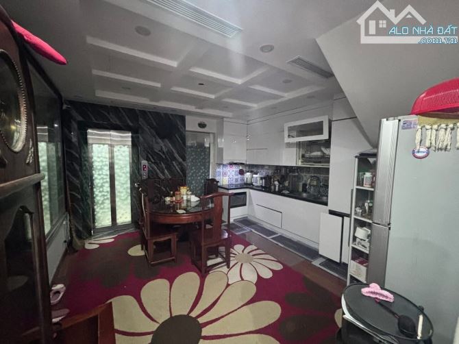 BÁN NHÀ PHỐ NGUYỄN KHÁNH TOÀN PHÂN LÔ VỈA HÈ OTO TRÁNH DT60m2*8T THANG MÁY NHÀ MỚI. 24 TỶ