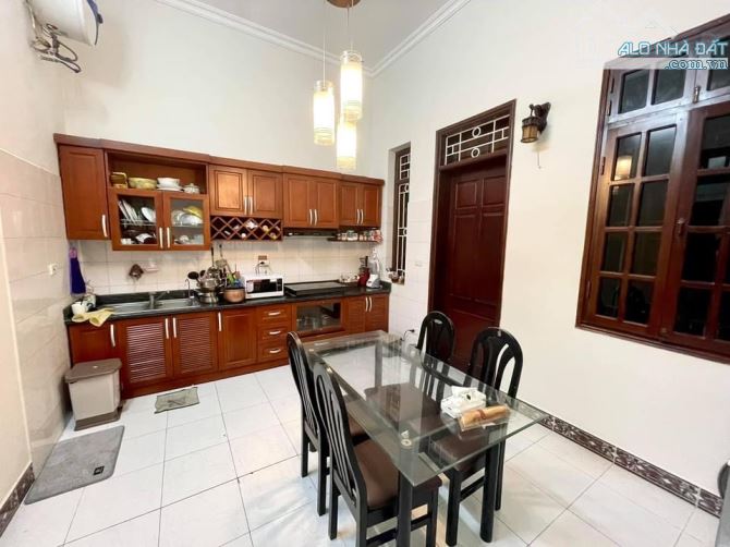 NHÀ RIÊNG BÁCH - KINH - XÂY 63m2 x 4 Tầng, Mặt Tiền 5,8m THOÁNG TRƯỚC SAU 14,6 tỷ