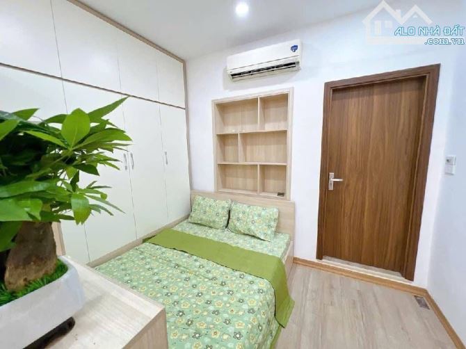 Bán căn hộ tập thể phố đại la tt hai bà trưng đẹp thoáng sáng trước sau ô tô đỗ cầu thang