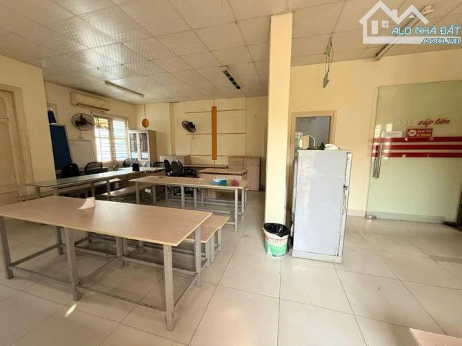 Bán nhà mặt phố Phan Kế Bính, Ba Đình: Lô góc 2 mặt phố, vị trí vàng, phong thủy tụ tài