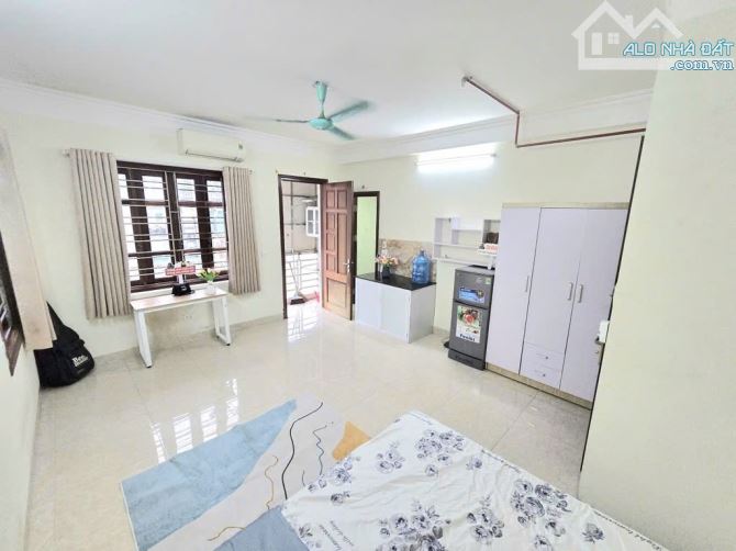 Cho Thuê CCMN 102 Pháo Đài Láng Đống Đa 35m2 Studio Cửa Sổ Ban Công Thang Máy Giặt Riêng - 2