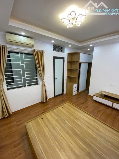 TRẦN KHÁT CHÂN 33m2 x4tầng, 10M RA PHỐ, NHỈNH 6TỶ XÍU