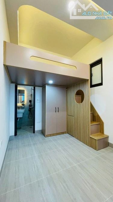 Bán tòa nhà căn hộ dịch vụ cao cấp Đống Đa - 7 tầng thang máy, 22 phòng, dòng tiền 90 tr