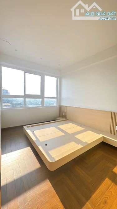 Bán căn góc, toà B4 Phạm Ngọc Thạch, 3 ngủ full nội thất xịn - tầng trung đẹp