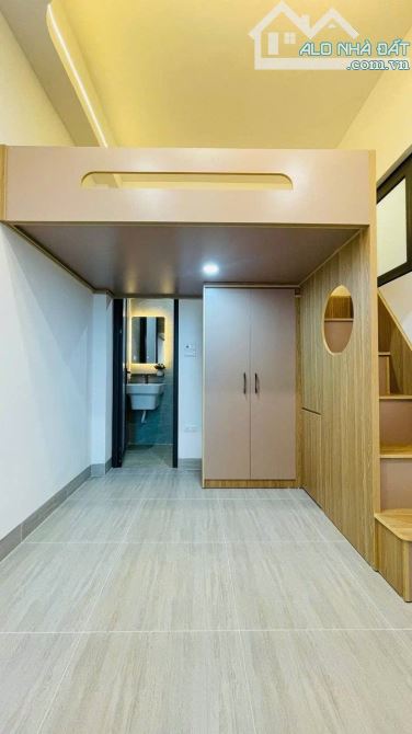 Bán tòa nhà căn hộ dịch vụ cao cấp Đống Đa - 7 tầng thang máy, 22 phòng, dòng tiền 90 tr