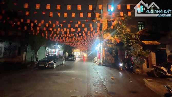 PHỐ LỤA VẠN PHÚC - NHÀ ĐẸP MỚI 5 TẦNG - 10M RA Ô TÔ - GẦN PHỐ ẨM THỰC - Ở NGAY ĐÓN TẾT 🎋