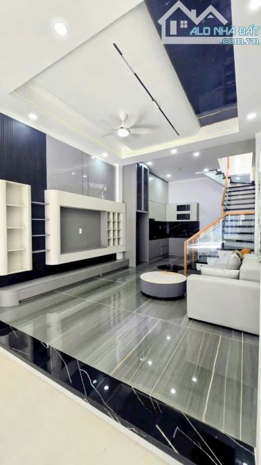 Bán nhà 1T1L 70m2 có hoàn công, đường ô tô chạy vivu, ngay chợ nhỏ KP1 - P.Tân Hiệp - 1